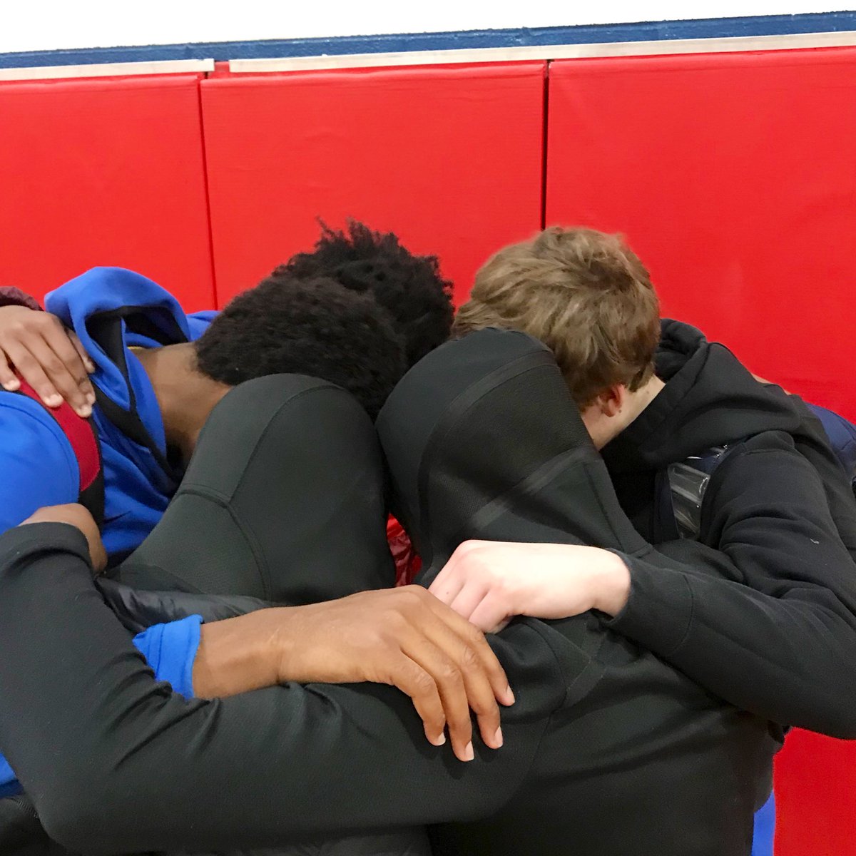 Much love to our 5 seniors who finished their high school careers tonight. 🎓2️⃣0️⃣2️⃣2️⃣