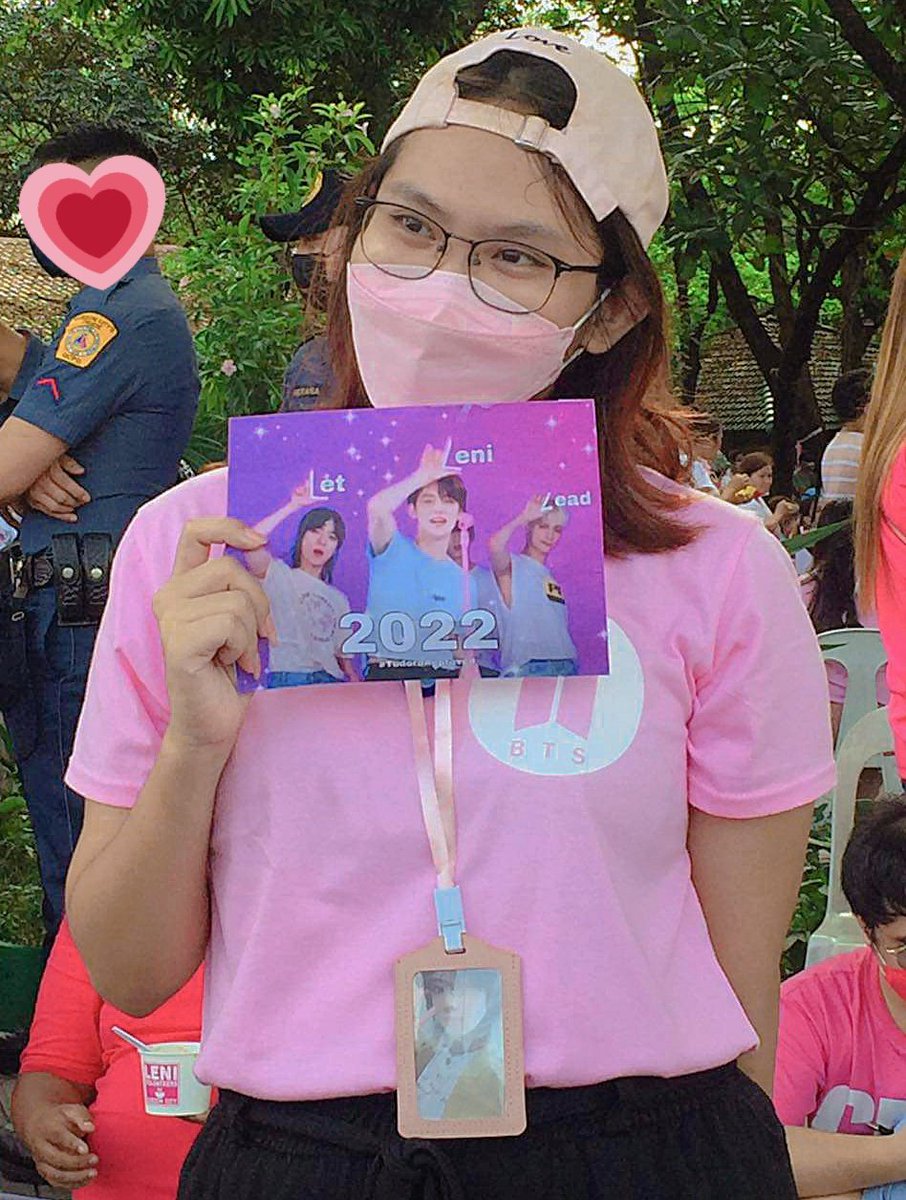 143txt's tweet photo. MOAs for Leni Robredo!! #PinkSunday https://t.co/Fh1ckFfhIf