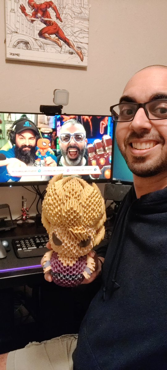 gibo_pr's tweet photo. El photo bomb de Spidey no fue planificado 🤣 @HamboPR @ElGiga947 @YoSoyUnGamerTW #YoSoyUnGamerTV https://t.co/wX6rg946c7