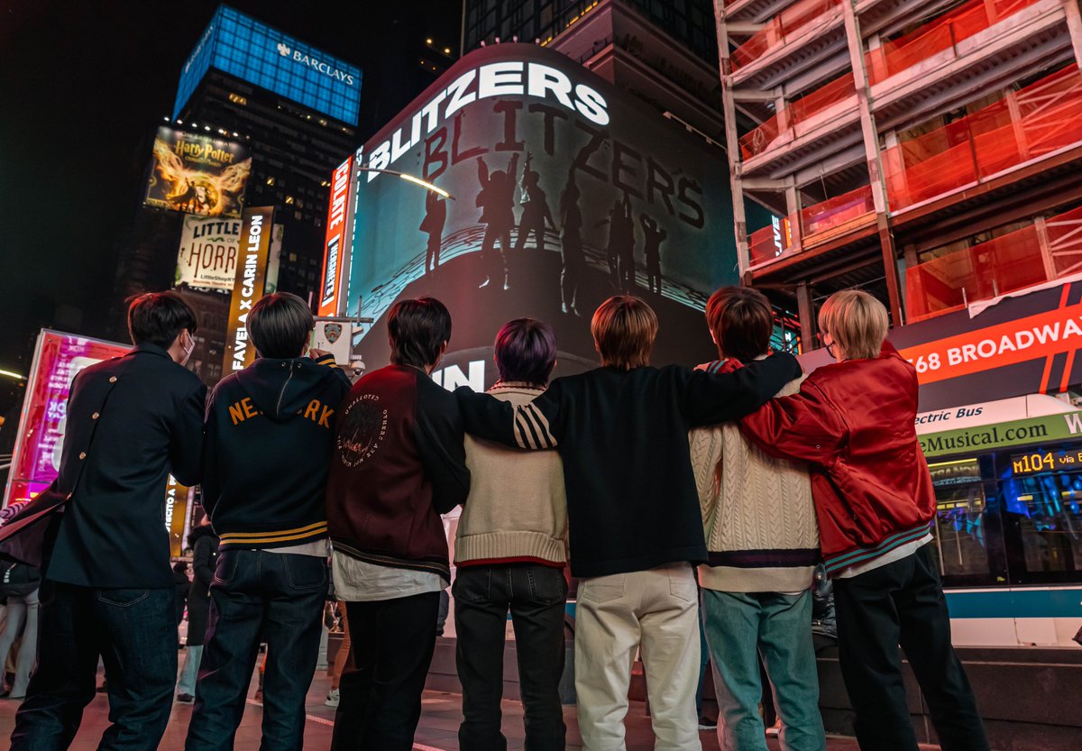 WUZO_BLITZERS's tweet photo. [📷]
[BLITZERS 2022 U.S. TOUR Check-in]
​
☑ Times Square
​
#BLITZERS #블리처스
#BLITZERS_Check_in_NY https://t.co/O4sprqy89O
