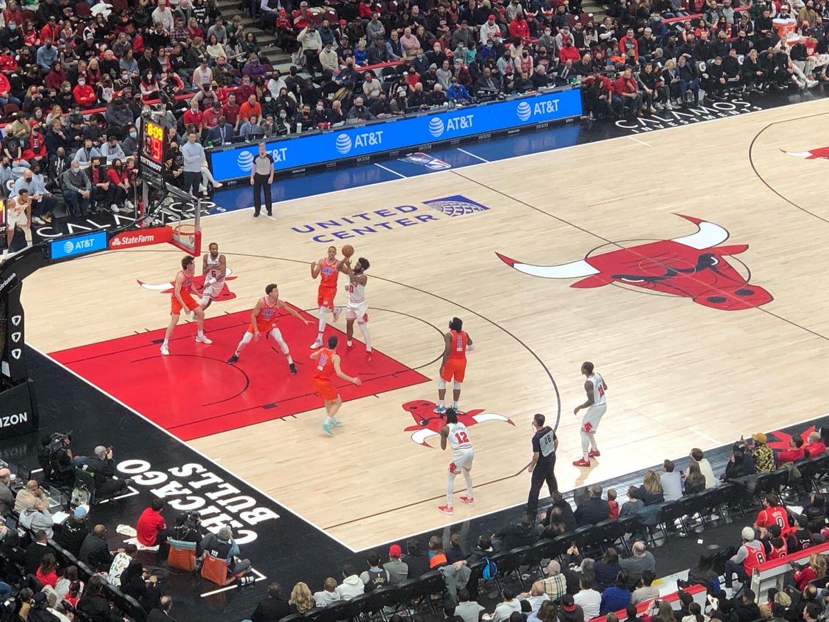 BrendonTroutman's tweet photo. Standing Os and tears in beers tonight,giving a proper send off to our guy, #NeilFunk. 29 years! Absolute legend and institution in his own right. Thank you brother, for all those great calls, commentary, play by play, and for your love of the game and the city of #Chicago #Bulls https://t.co/vnLiu5KstM