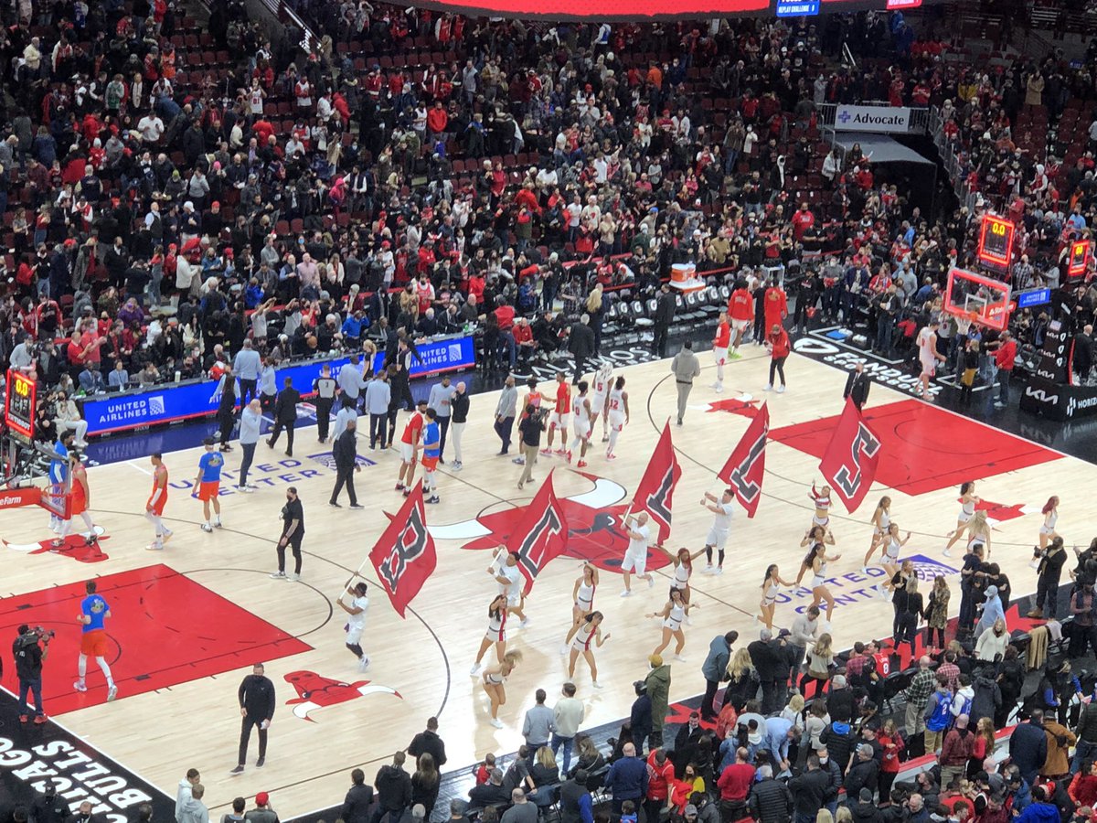 BrendonTroutman's tweet photo. Standing Os and tears in beers tonight,giving a proper send off to our guy, #NeilFunk. 29 years! Absolute legend and institution in his own right. Thank you brother, for all those great calls, commentary, play by play, and for your love of the game and the city of #Chicago #Bulls https://t.co/vnLiu5KstM