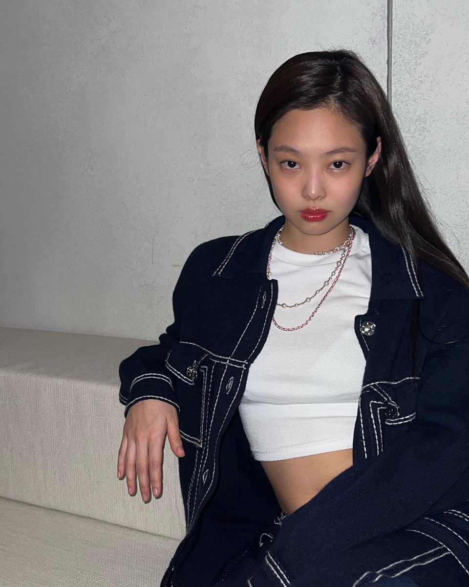 blackpinkbabo's tweet photo. Jennie IG update ❤️ @Blackpink 

“Your date for tomorrow 🌹”

#JENNIE #제니 #BLACKPINK https://t.co/VoyKWwwyK3