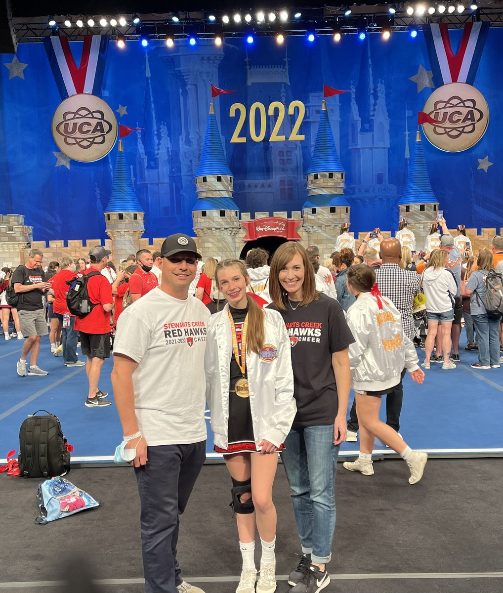 AmyPattonLES's tweet image. They did it!! National Champions!  I’m so proud of my girl and her amazing team! #GoCreek @stewartscreekhs @UCAupdates @cheer_schs ❤️🖤