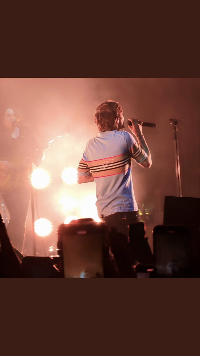 |Pictures| 

Louis on stage at #LTWTNewYork night 2!!