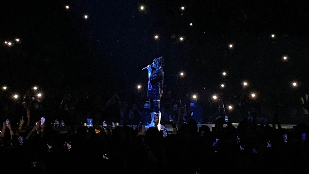 alukeaday's tweet image. the billie show in buffalo was my birthday show and she put on the best show i've ever been to. thank you so much billie i can't wait to see you again!💗