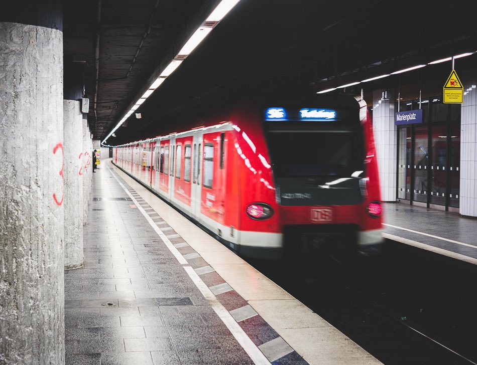 Exploring the new city 🚆 #fujifilm #xt4 #27mmf28 #fujifilm_xseries #fujimag #pronegstd #munich #munchen #germany #neuhausen #streetphotography #marienplatz #underground #subway #train #publictransport