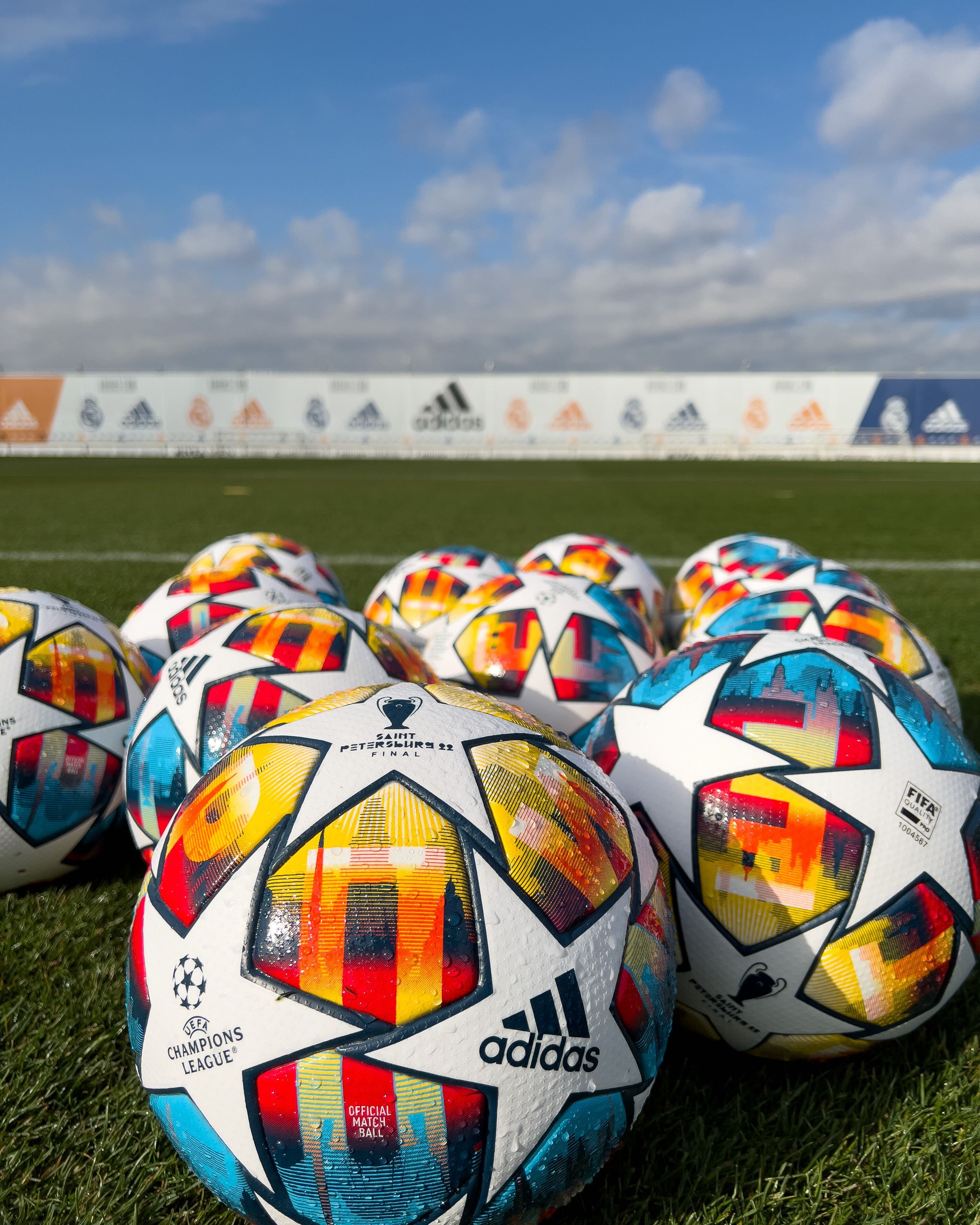 мяч адидас лига чемпионов мадрид финал. фото мяча лиги чемпионов. мяч ucl 2012. мяч лч 1996. фото мяча лиги чемпионов.