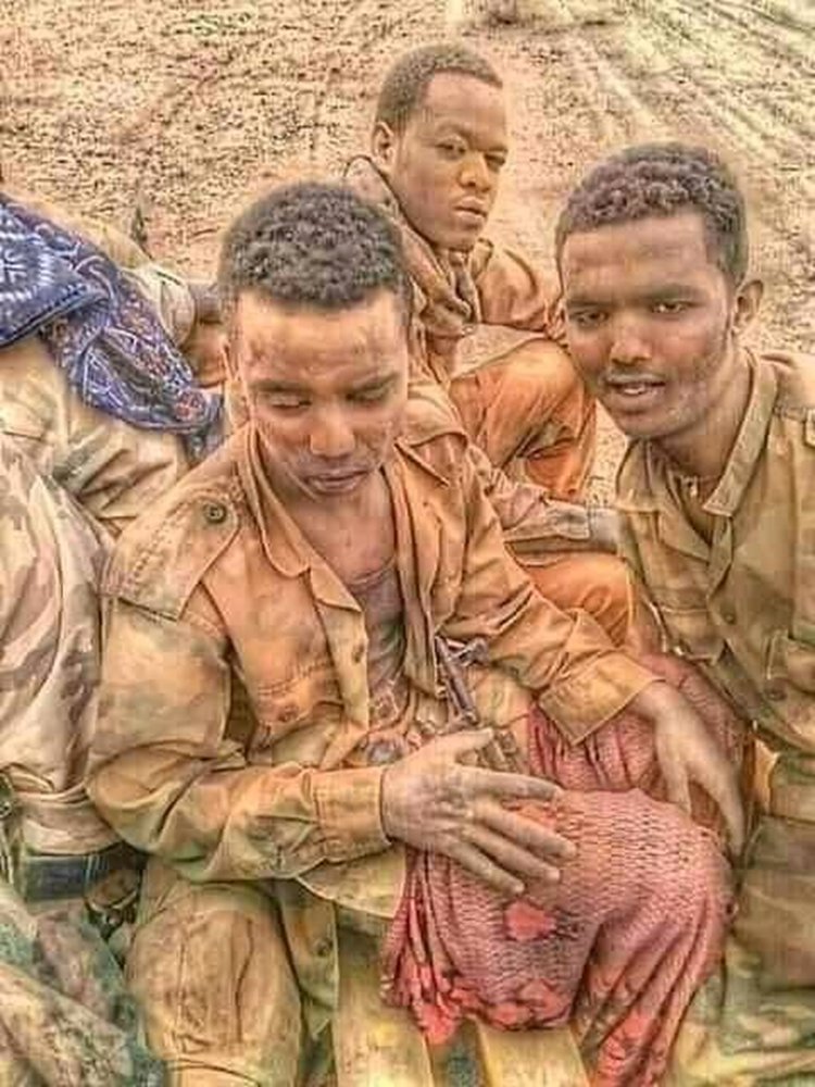 AbrarSuleiman's tweet photo. ክብርና ሞገስ ለመከላከያ ሠራዊታችን!

ሀሩርና ቁሩ እየተፈራረቀበት፡ ክህደት እየተፈጸመበት፡ በትንሽ ደሞዝ ጥሬ እየቆረጠመ፡ ዘር ሀይማኖት ሳይለይ፣ ኢትዮጵያዬን ዳር ድንበሯን ሌትና ቀን ለሚጠብቃት! 

መልካም ዛሬ ለኢትዮጵያ!

#ኢትዮጵያ #Ethiopia https://t.co/UicUHffc8M