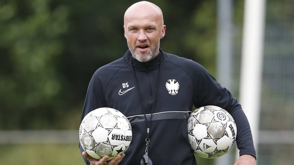 jansmit69's tweet photo. We gaan als een speer! TIEN punten uit 4 wedstrijden. Tijd voor een dickpic! MET ballen! #peczwolle #campec https://t.co/HBZfoOxFwc