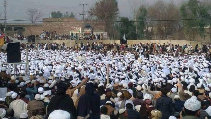 rahim_sekander's tweet photo. اووو ماشاءالله☝
نعمانیه مدرسې ۱۰۳۴ تنه فاضلان فارغ کړل.
دوی، ملګرو او کورنیو ته مبارک❤ https://t.co/Fi1gm2I8IA