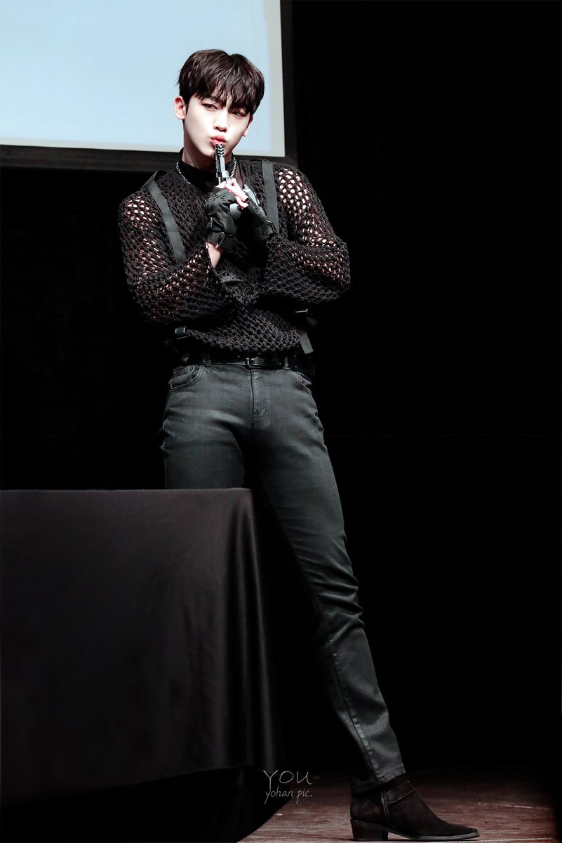 yohan_you_'s tweet photo. 20220212 팬사인회
언제나 머리부터 발끝까지 아름다운 나의 피사체
귀여운데 잘생기고 멋지고 다정하고 잘하는 사람은 너뿐이라고 수십번 외쳐도 모자라
#김요한 #KIMYOHAN https://t.co/pSmGdZUrKt