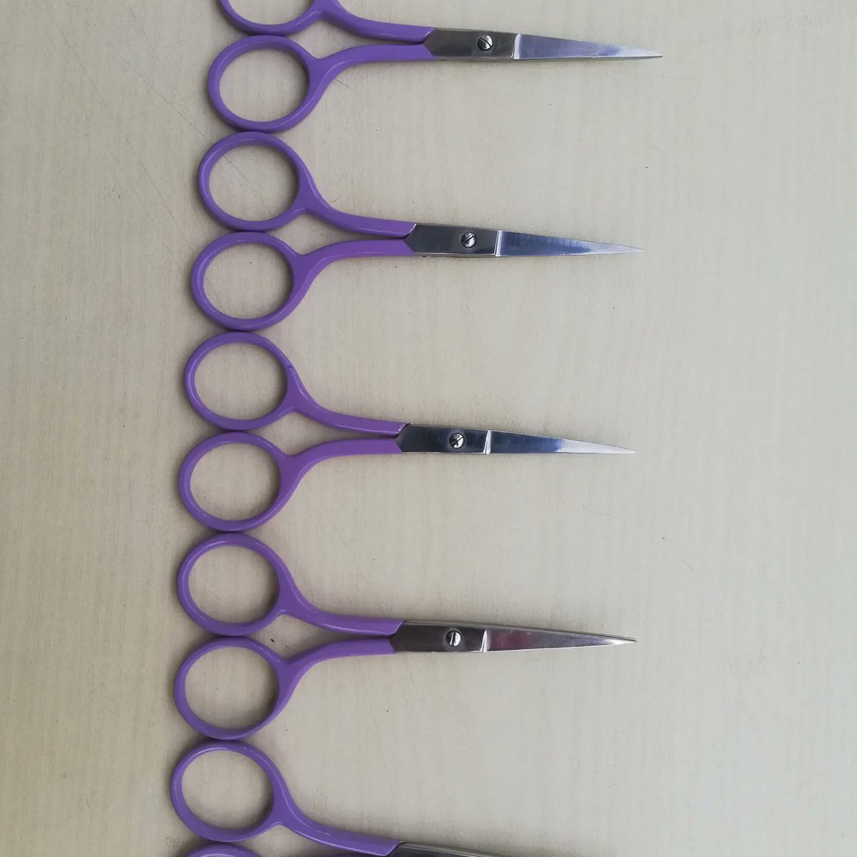 rizwanbhally's tweet photo. Dark purple lady scissors
Handmade Forged Stainless Steel
DM for supply and price
WhatsApp, 0092 3466698866
Email, rizwanbhally@gmail.com
@embroideryscissors https://t.co/AfNT6GWjxv