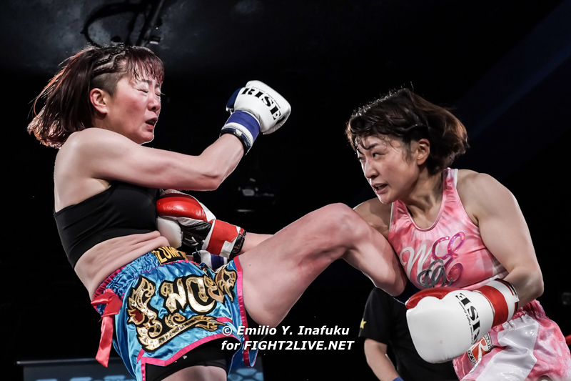 fight2live_net's tweet photo. #RISE_GP6
52kg, 3R, 3min:
Moe Okura venceu Emi NFC por decisão dos jurados (30-28, 30-27 x2)
フライ級
◯大倉 萌(大道塾 吉祥寺支部)@kuudoo0103_moe
×エミNFC(NFC)@emi_nfc
判定 3−0 (30-28, 30-27 x2)
@RISE_2003 https://t.co/hVxjvSelXW