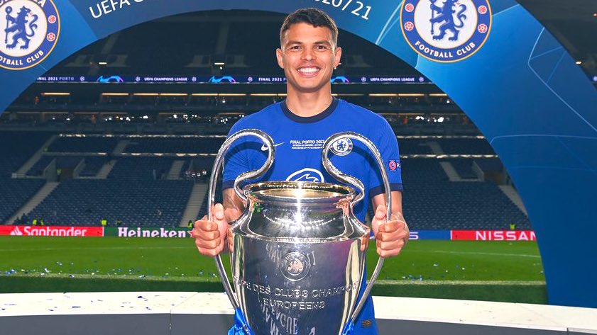 LDNFootbalI's tweet photo. Joined Chelsea at 35 years old. Will leave a legend… 

Ohhh Thiago Silva 🎶🇧🇷 https://t.co/RD1315gasA