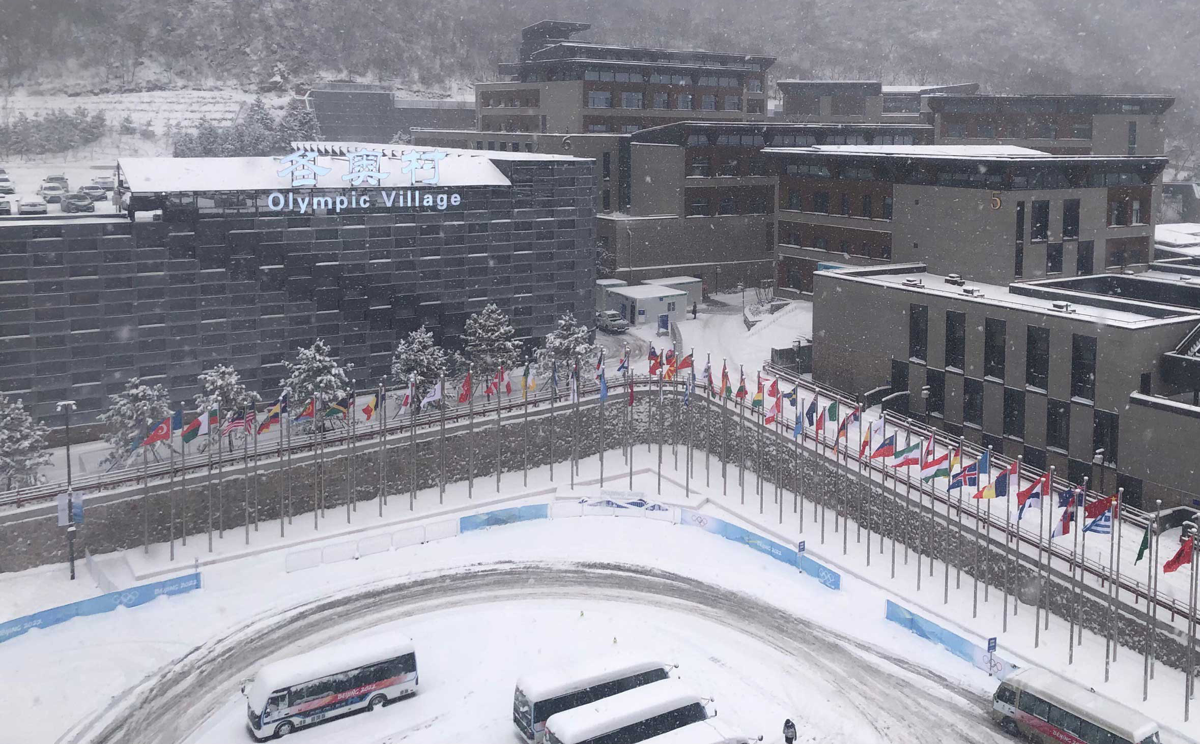 Henry Bushnell on Twitter "It's finally snowing at the Winter Olympics