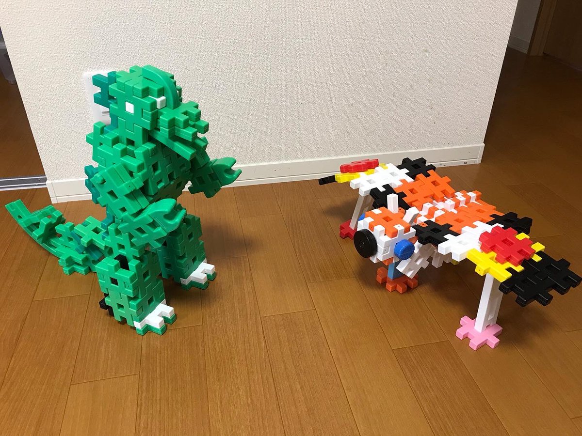 fckobaaaan's tweet photo. ゴジラvsモスラ

写真を見ながら次男とゴジラを復活🦖おまけでモスラも作ってみ��した🦋
#ニューブロック #5歳 #ゴジラ #モスラ #平成ゴジラ #GODGILLA https://t.co/TiZVW4D2G9