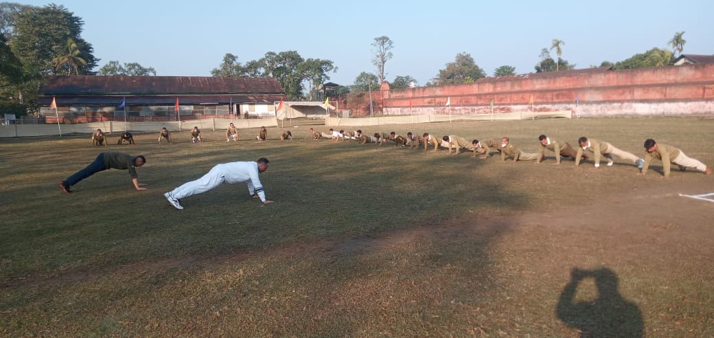 dibrugarhpolice's tweet photo. Lovely weather and a jog across the scenic vistas of Dibrugarh. Perfect start for a Sunday morning. 
#FitIndia @assampolice https://t.co/dCaTrT9wUP