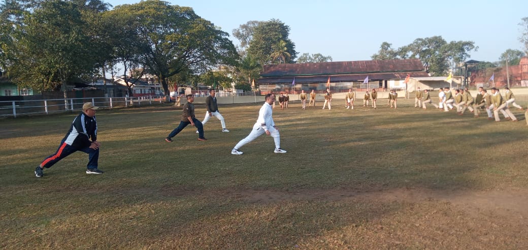 dibrugarhpolice's tweet photo. Lovely weather and a jog across the scenic vistas of Dibrugarh. Perfect start for a Sunday morning. 
#FitIndia @assampolice https://t.co/dCaTrT9wUP