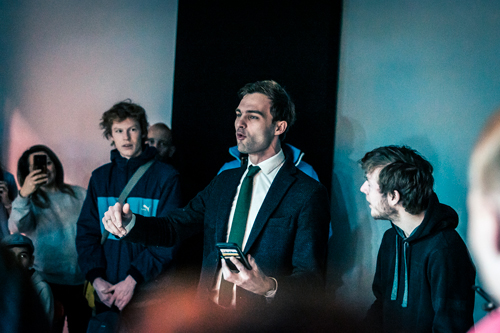 rtvfocuszwolle's tweet photo. Staatssecretaris VWS Maarten van Ooijen schrijft samen met jongeren van De Fakkelteit een rap over wat jongeren bezighoudt
-> https://t.co/hG2yTWKzXv https://t.co/E9o1X0xbqM