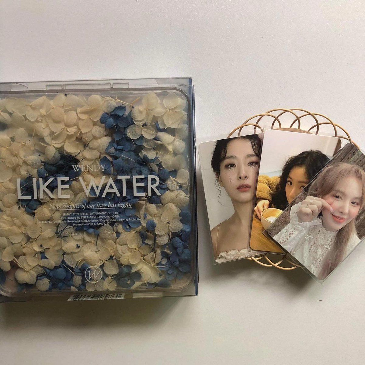 jntco2's tweet photo. want to treat yourself this valentines day? ❤️
~~~we got you!!

grab yourself or your special someone this diy like water limited edition album 💙

available in full inclusion and without pc

mop: gcash/paymaya
mod: sco/lalamove

wts lfb red velvet ph

🫂 dm or reply! https://t.co/cp6DVLLMmg