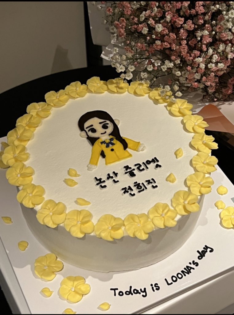 ot12fb's tweet photo. [🐰💌] 220213

"my mom's gift 🌸 🌷 🌺 " https://t.co/v4cpR3uDfH