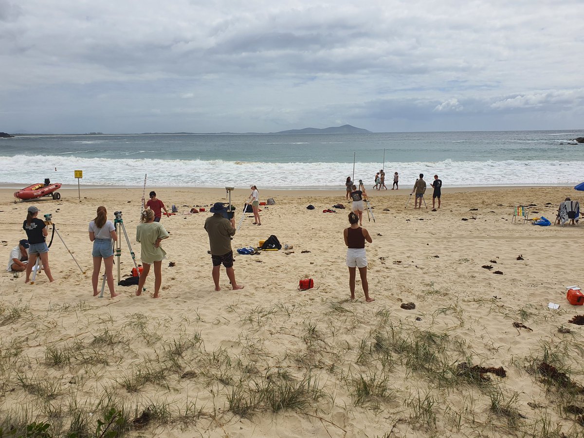 Having a great time teaching beach surveying to @UoN_CaMS students here at Elizabeth Beach. @DrHannahPower @_KarenPalmer