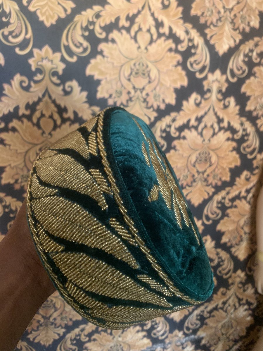 Oays_klothing's tweet photo. A well detailed awolowo cap 

#awolowocap #beads #cap #nativecap #traditional #capdesigns https://t.co/reNV2SNOLZ