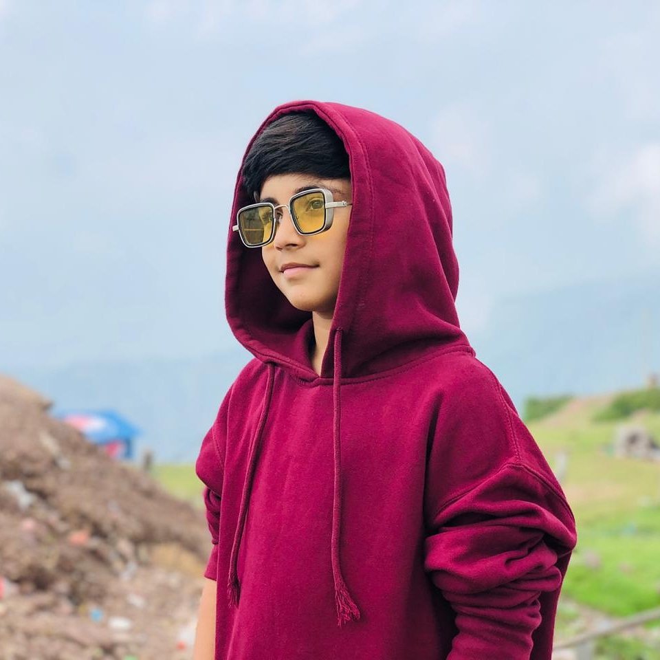 Labaikhussain12's tweet photo. #NewProfilePic https://t.co/GeRjvqEMrS