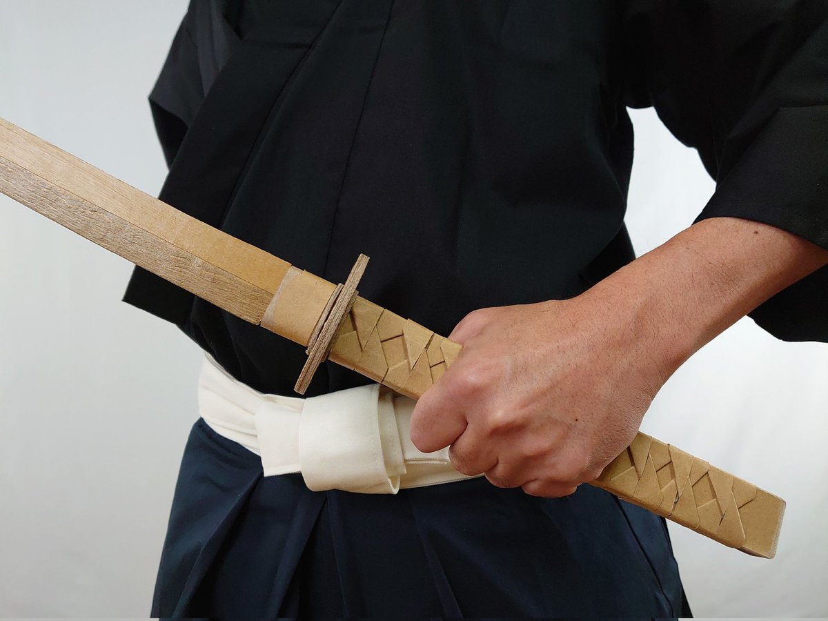 samuraisun2's tweet photo. We have created  "Nichirin Sword" that appears in the anime "Kimetsu no Yaiba"! Editing now 😆💪 Please look forward to the delivery ❗️ #Cardboardwork #KimetsunoYaiba #YouTuber  #Nichirinsword Please subscribe  if you like 👉️ https://t.co/z6xfLjFpot https://t.co/2rV3GMSkks https://t.co/nr8gPrPMoS