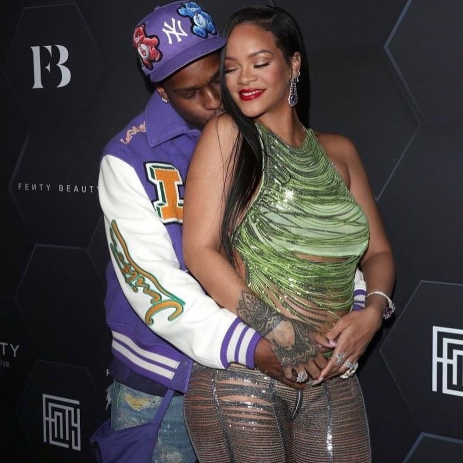 She glows different. ✨ 
#babyfenty #fentyskinlaunch