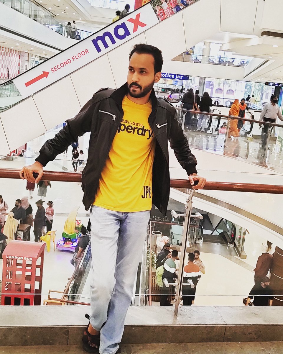 MushtabaArshad's tweet photo. Frontman مشتبہارشاد _⭐_ #mushtabaarshad https://t.co/XNez04B8qa