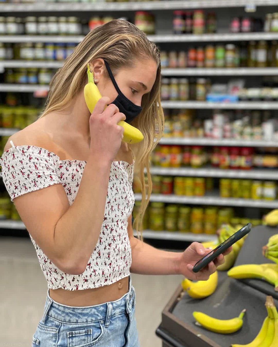 Getting an adequate amount of vitamin B6 may help improve your cognitive function. 🧠

A large banana provides about .5 milligrams of the 1.1-to-1.7 milligrams of vitamin B6 the Institute of Medicine recommends you get each day. 🍌

#brain