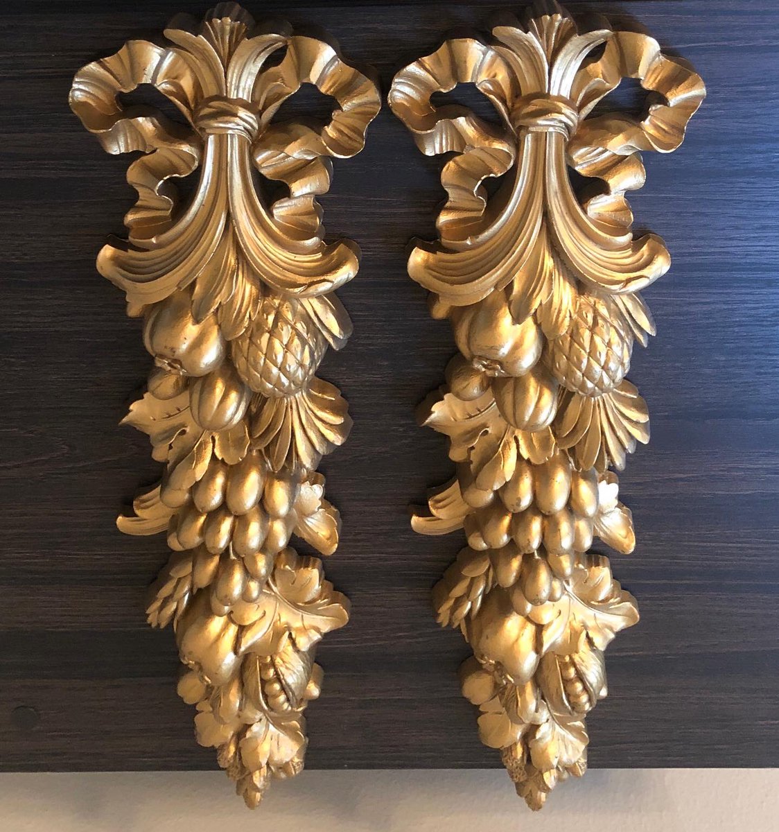 retromodstore's tweet photo. Gorgeous pair of Hollywood Regency style Syroco wall plaques from 1966 available now! #hollywoodregency #hollywoodregencydecor #hollywoodregencystyle #syroco #syrocowalldecor #1960s #midcentury https://t.co/yVdkGinvBa