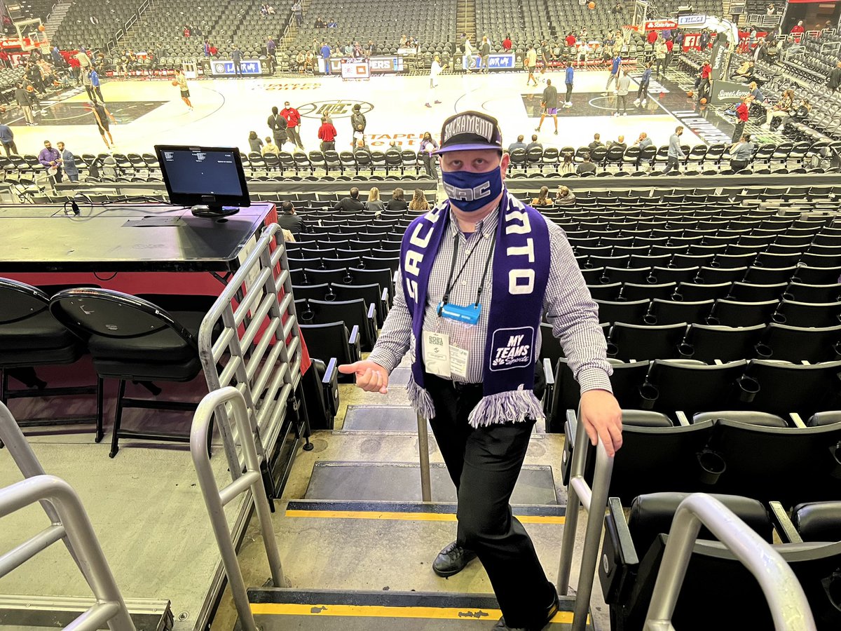 SacTownBarnbaum's tweet photo. @newsbabe1530 @JasonRoss1140 Very crazy.🤪 I had to look back in my photo gallery, and I can confirm that if this was another edition of #TruthOrTrash, it is the truth that I was in-person at the December 1st victory over the Clippers in one of the last days of #StaplesCenter. It is now #CryptoDotComArena.🤝 https://t.co/xE96mJeUcT