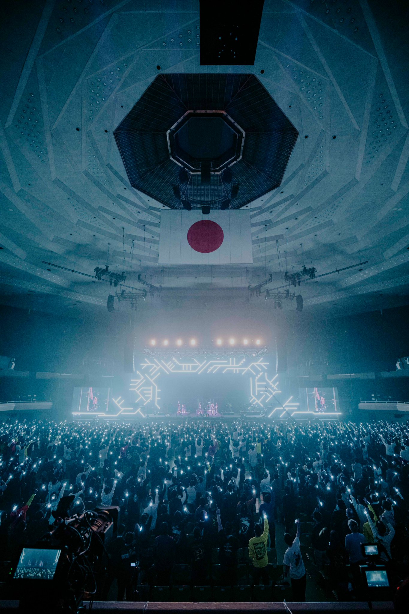 FLdTNEXagAIUJNy.jpg:large