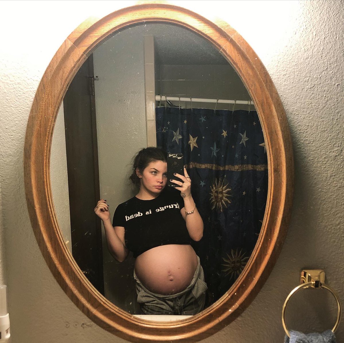 mollsdamartian's tweet photo. messy mama https://t.co/KYrX1xamtO