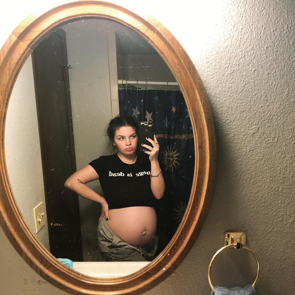 mollsdamartian's tweet photo. messy mama https://t.co/KYrX1xamtO