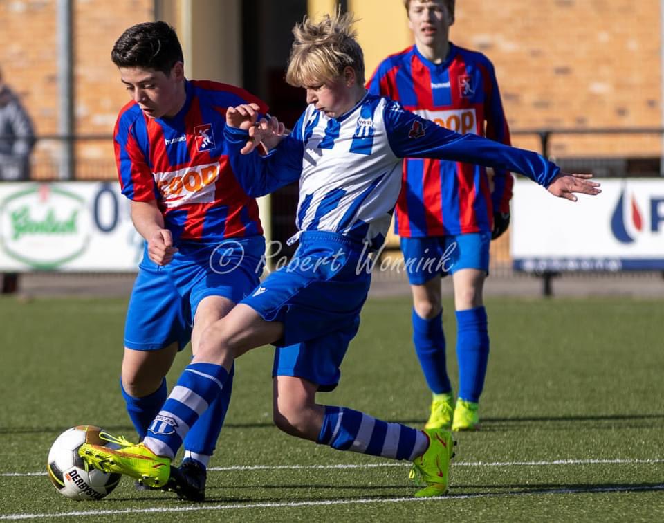 RobertWonnink20's tweet photo. Onder een stralende zon wist @SC_DOESBURG JO15-1 een verdiende 2-0 overwinning te behalen op VVGβ25 JO15-3.
#sportclubdoesburg #vvg25 https://t.co/SCxpnI6ppm