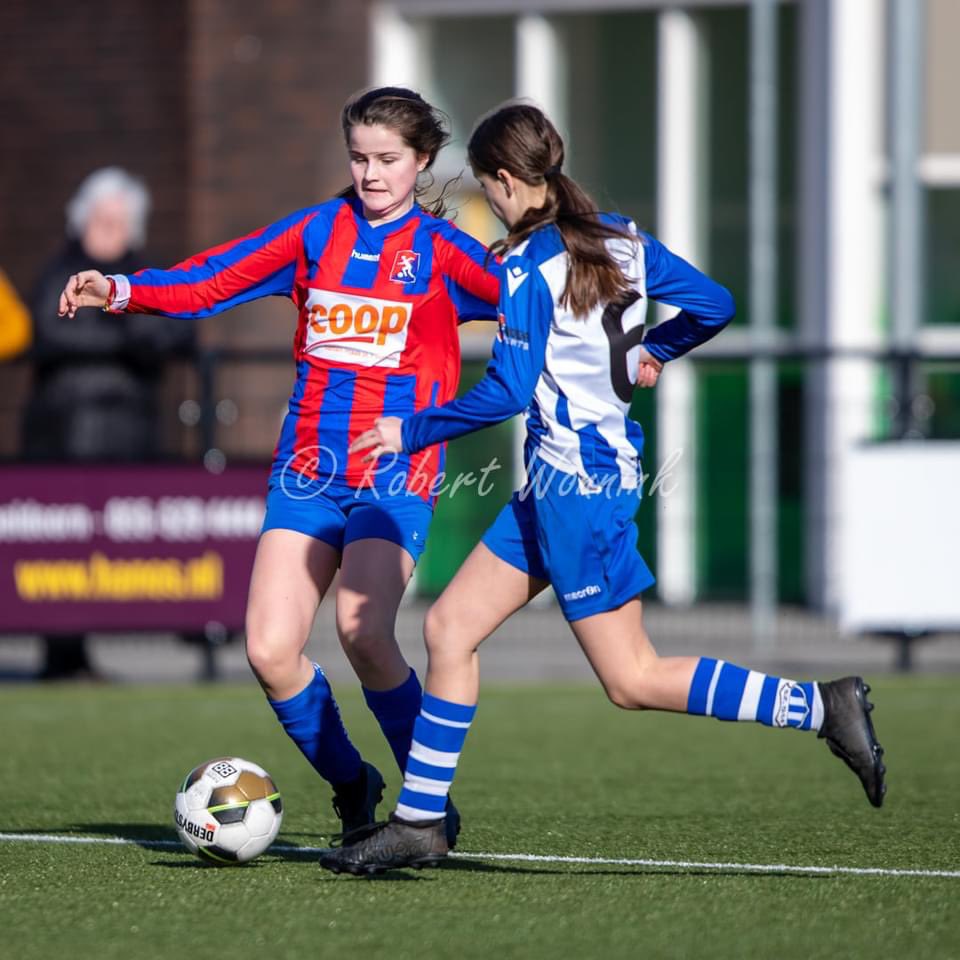 RobertWonnink20's tweet photo. Onder een stralende zon wist @SC_DOESBURG JO15-1 een verdiende 2-0 overwinning te behalen op VVGβ25 JO15-3.
#sportclubdoesburg #vvg25 https://t.co/SCxpnI6ppm