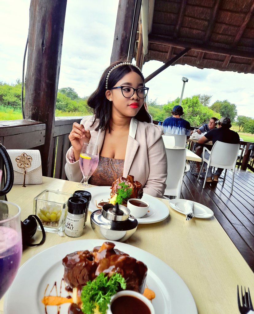 KeatlegileMago2's tweet image. 25
No kids 
Pretoria 
#uMjoloWithAzola