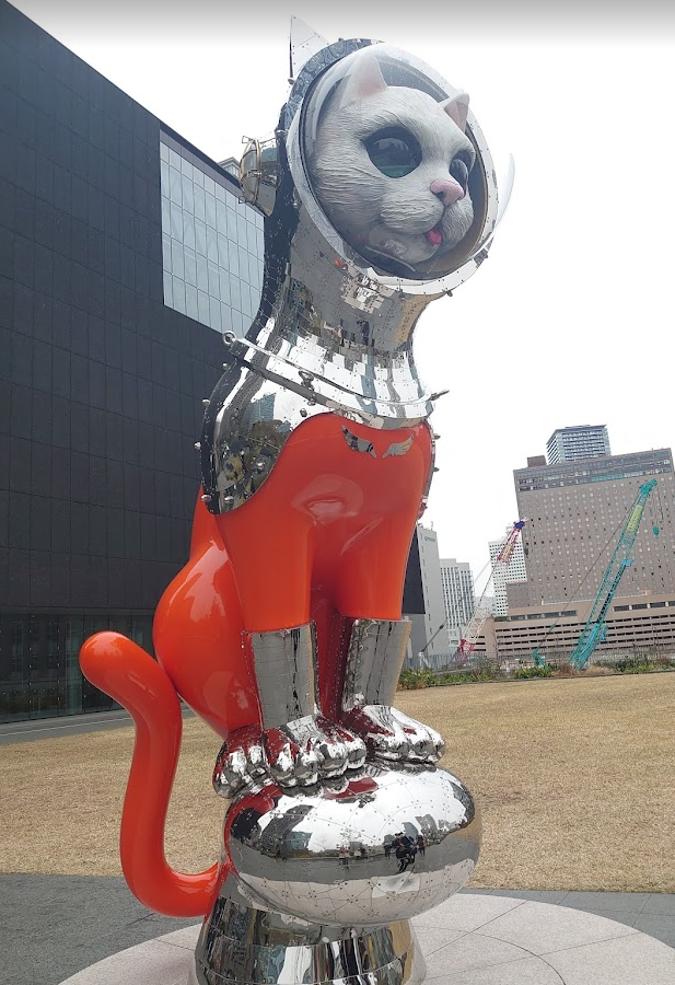 kotan_kochan's tweet photo. #ingressSS の後、中之島美術館へ。
大きなお猫さんにご挨拶。お目当ての #ヤノベケンジ さんサイン入り本、購入出来ました♪
サンチャイルド、サンシスターもええけど、猫チャン好きにはたまらん/////
このお猫さんに会うmissionを作ろうかな~(ΦωΦ) #ingress https://t.co/l1iRiW53Cm