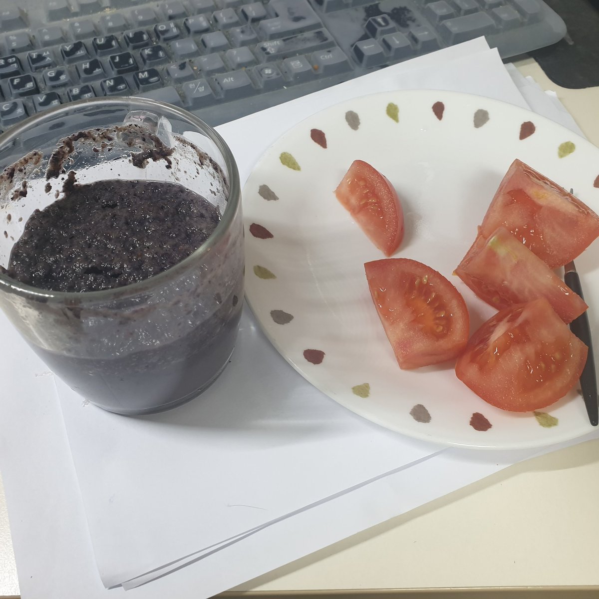 mathmaster12345's tweet image. 토마토와 양배추 블루베리 바나나주스