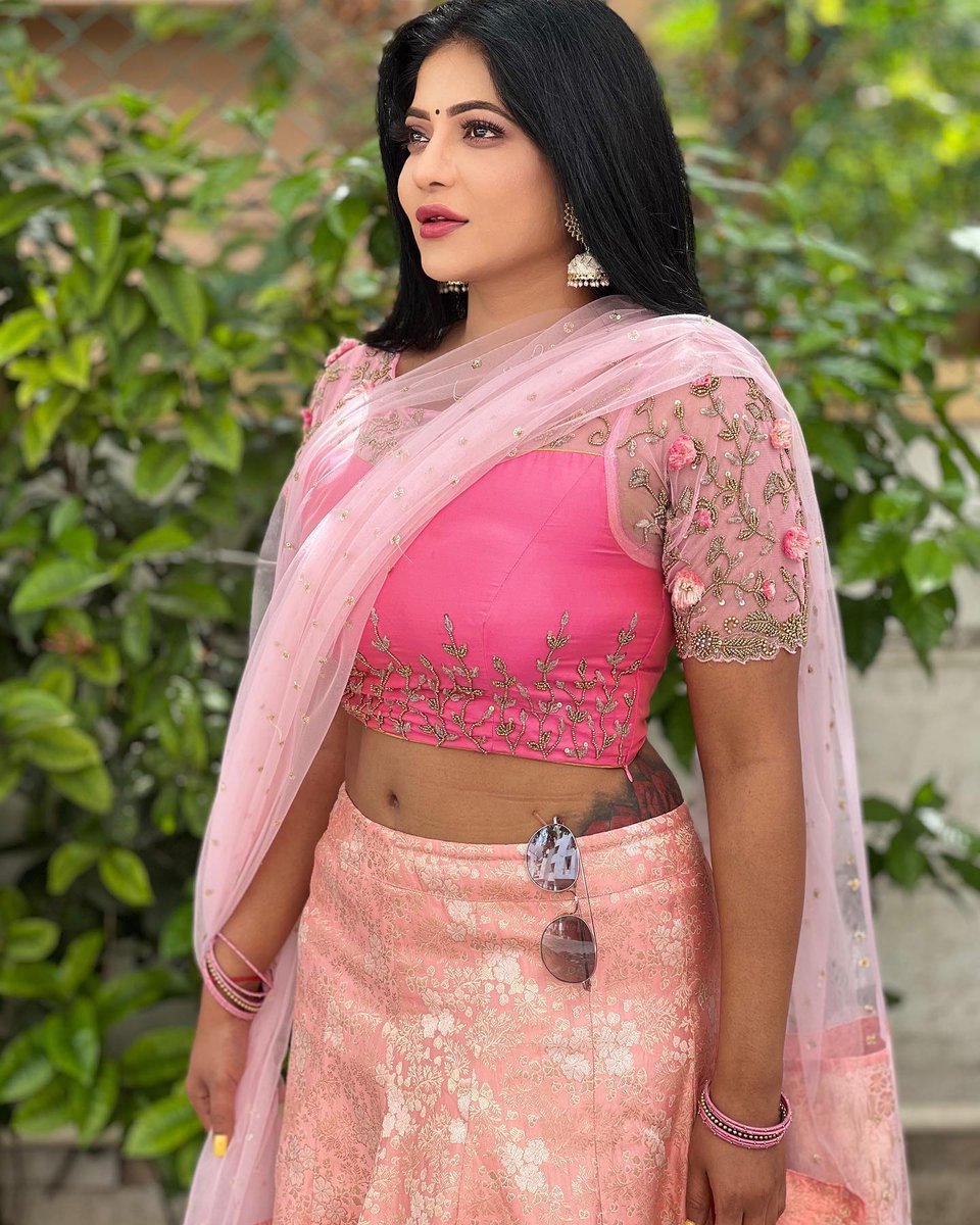 Movieupdates69's tweet photo. Looking Gorgeous @reshupasupuleti ❣️😘
#ReshmaPasupeleti #reshma #reshmapasupulati https://t.co/gdAec6NzQD
