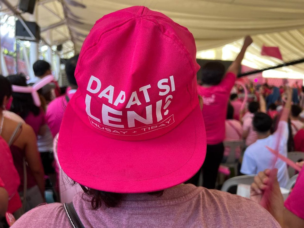DapatSiLeni's tweet photo. Pag sinabi naming #Husay at #Tibay, we walk the talk mhie! Kaya naman, pinuno ng #DapatSiLeni volunteers ang QC rally! 🌸
#PinkSunday
#DapatSiLeni
#HusayAtTibay 💪🏼 https://t.co/N6ILF8Gcsx