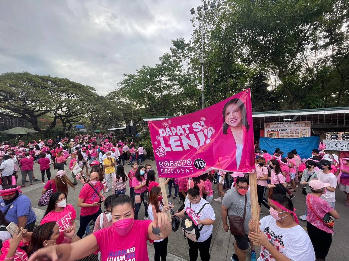 DapatSiLeni's tweet photo. Pag sinabi naming #Husay at #Tibay, we walk the talk mhie! Kaya naman, pinuno ng #DapatSiLeni volunteers ang QC rally! 🌸
#PinkSunday
#DapatSiLeni
#HusayAtTibay 💪🏼 https://t.co/N6ILF8Gcsx