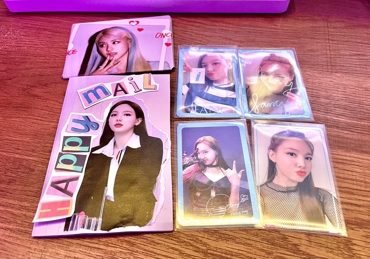 AljG_BNS's tweet photo. Received my set from @http_sanayeon !!
Came super well packed and was shipped right away 😄 thank you for the super cute packaging as well 😍
#httpsnyfeedback https://t.co/vbX0SJ9OWZ