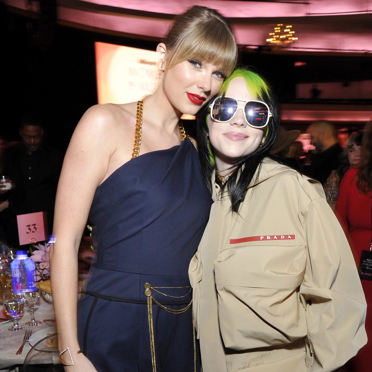 SwiftLife_1989's tweet photo. This picture terrorizes Kanye West https://t.co/ASf0fAHuxs