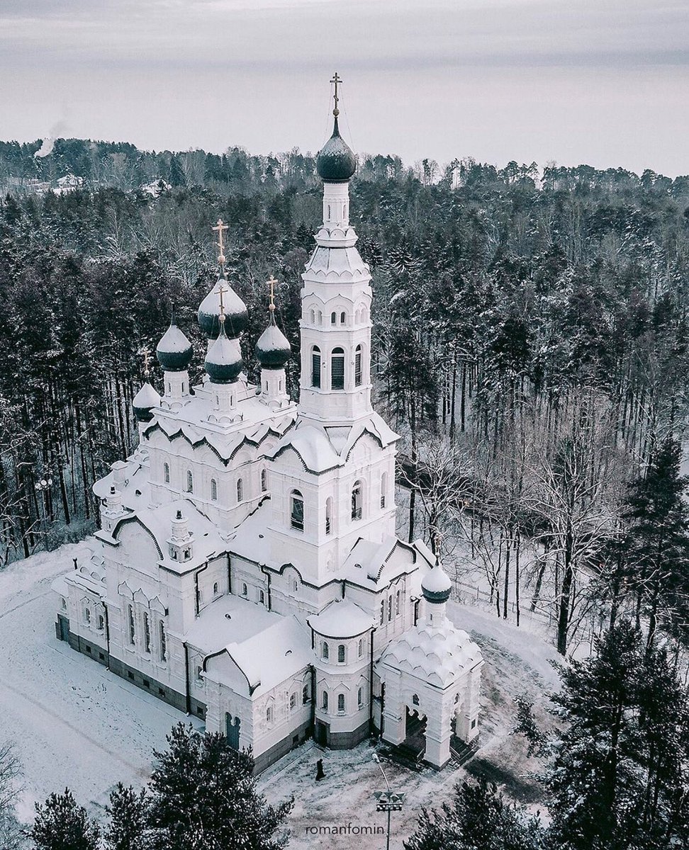 russiabeyond's tweet photo. Good morning and happy Sunday from the Church of the Kazan Icon of the Mother of God (Vyritsa, #Gatchina region)! 

Its solemn laying took place on July 14, 1913, (according to the old style) and on July 6, 1914, Bishop Benjamin of Gdov consecrated the temple ⛪️ 

📷 Roman Fomin https://t.co/InTR6Kqr1u