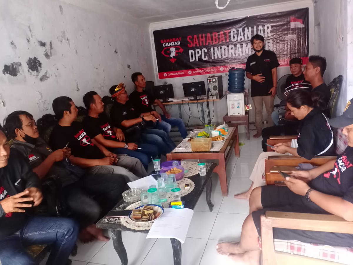 GanjarIndramayu's tweet photo. DPC Sahabat Ganjar Indramayu akan mengadakan pengobatan gratis bersama Tabib Shifu Sanjaya.

Terdapat beberapa terapi seperti gurah,totok, bekam dan masih banyak lagi.
 relawan Sahabat Ganjar Indramayu

#SahabatGanjar #GanjarPranowo #Ganjar https://t.co/SrxpBfRcSI